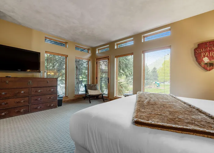 Hotel The White Buffalo Club